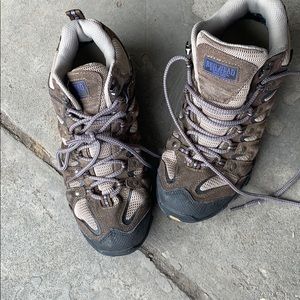 Women’s Hiking Shoes/Boots (will take offers)